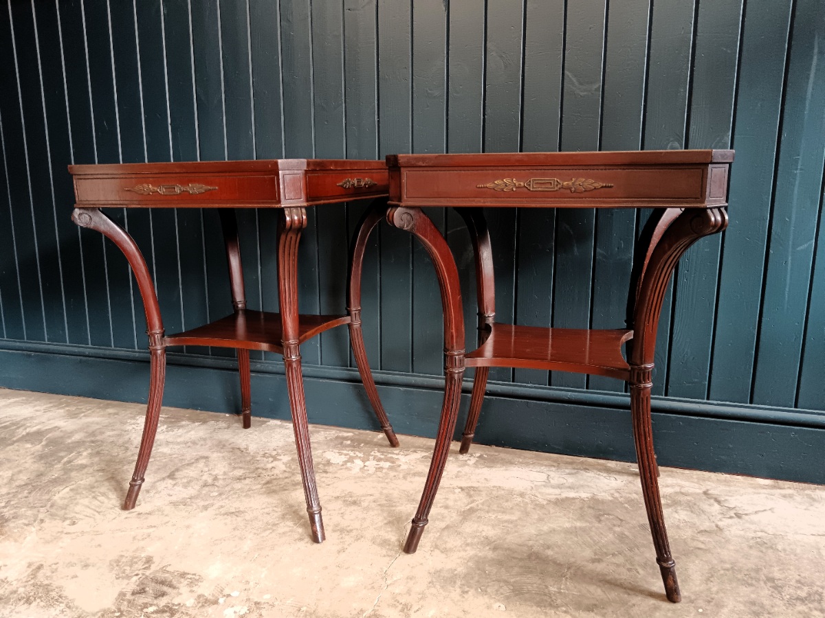 A pair of Regency style red leather top Mahogany lamp tables (3).jpg